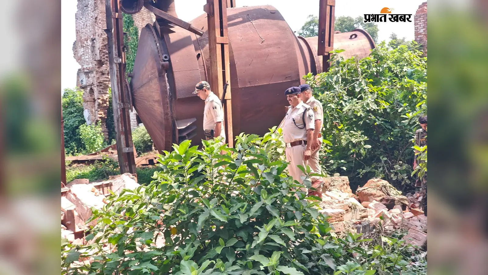 सारण में लापता अजय सिंह की तलाश तेज, बंद चीनी मिल के जंगल-झाड़ और कबाड़ ठिकानों पर पुलिस ने खंगाला इलाका