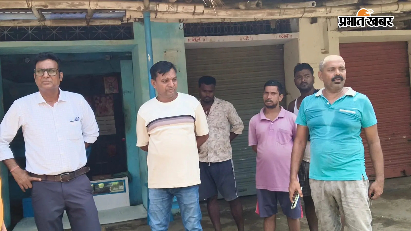 प्रभात इंपैक्ट: जलजमाव और अतिक्रमण का अधिकारियों ने लिया जायजा, अब बनेगी पक्की नाली