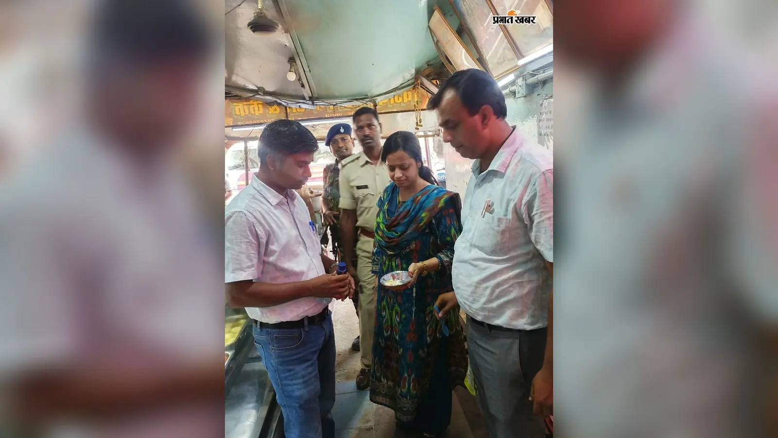 गढ़वा में नकली पनीर पर बड़ी कार्रवाई, 35 किलो जब्त कर कराया नष्ट