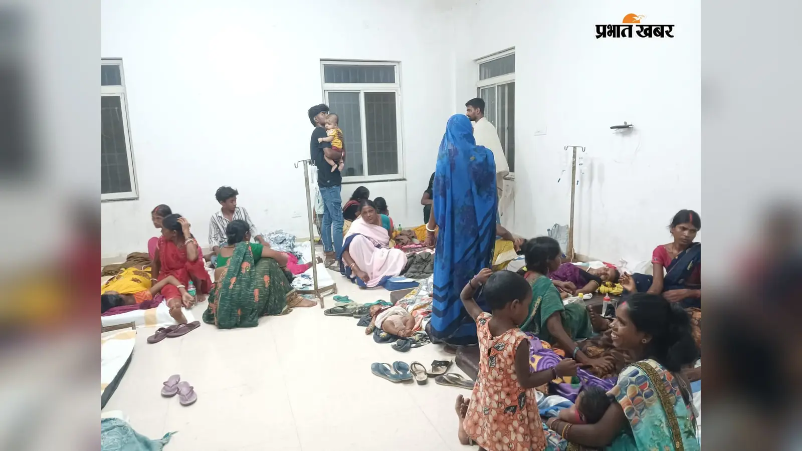 नवादा: नसबंदी के बाद बेड नहीं मिला तो जमीन पर लिटाईं 10 महिलाएं, मेसकौर अस्पताल की व्यवस्था पर उठे सवाल