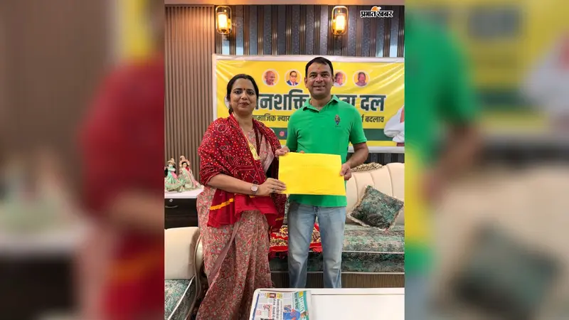 बेतिया में महिला कांस्टेबल की शिकायत की जांच करने पहुंचीं वीणा मानवी पर हमला, FIR दर्ज, अररिया के निलंबित थानाध्यक्ष राजू साह से जुड़ा है मामला