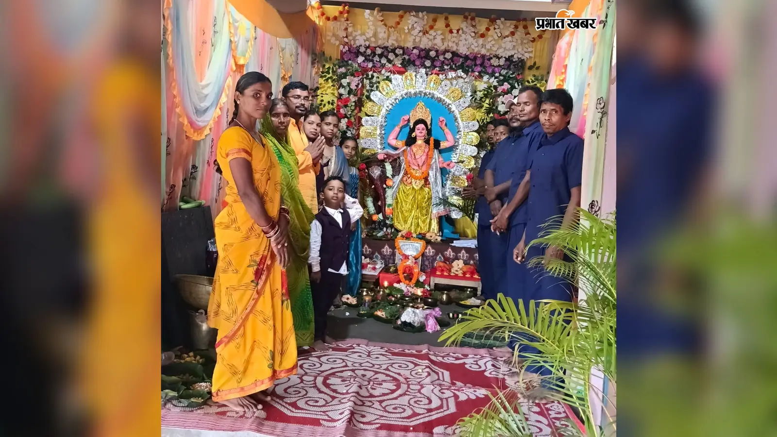 बानो-लचरागढ़ में धूमधाम से हुई विश्वकर्मा पूजा, पंडालों में स्थापित की गयीं प्रतिमाएं