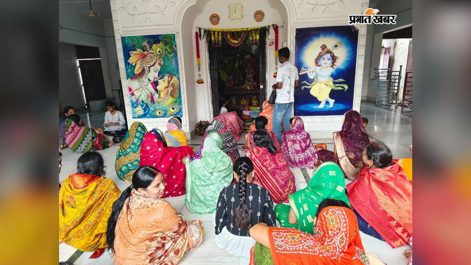 खरसावां के राधा-माधव मंदिर में उमड़ी भक्तों की भीड़, दिव्य प्रेम और भक्ति में डूबा पूरा इलाका..