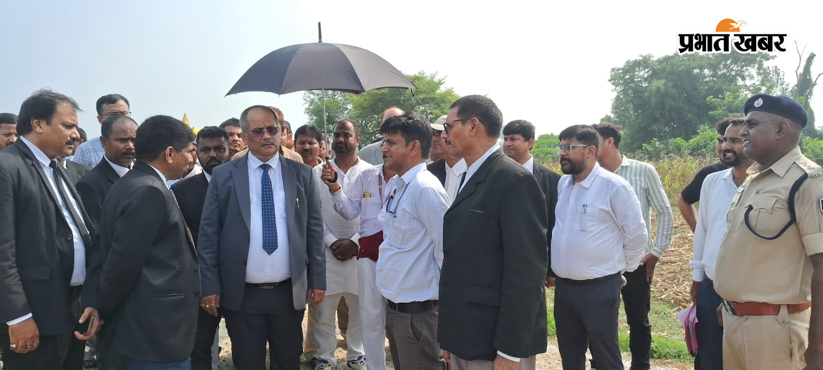 1 बखरी न्यायालय परिसर में निरीक्षी जज को स्वागत करते हुए एसीजेएम,मजिस्ट्रेट,एसडीएम,एसडीपीओ 2 बखरी अनुमंडल न्यायालय भवन निर्माण का प्रस्तावित स्थल की जानकारी प्राप्त करते हुए निरीक्षी जज | Prabhat Khabar Network