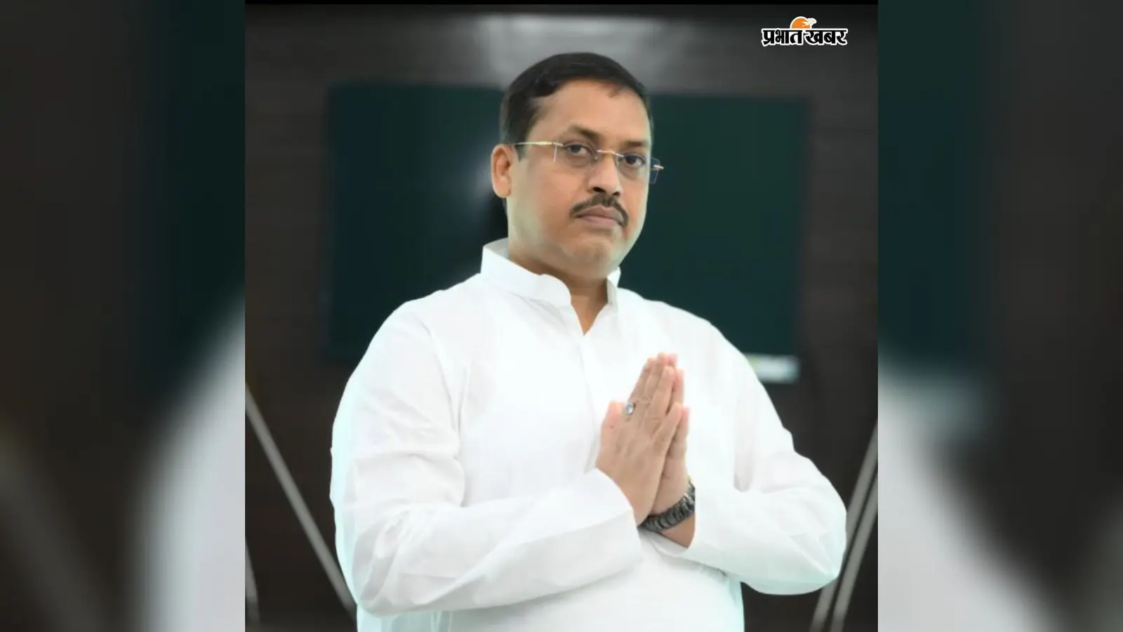 Valmikinagar News: मदनपुर-पनियहवा रोड की मरम्मत के लिए NBWL को भेजा प्रस्ताव, सांसद सुनील कुमार को दी जानकारी