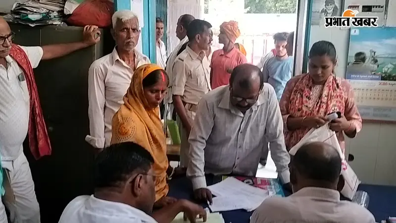 सूर्यगढ़ा अंचल में जनता दरबार का इंतजार करते रहे फरियादी, शिकायत के बाद 1:10 बजे शुरू हुई सुनवाई