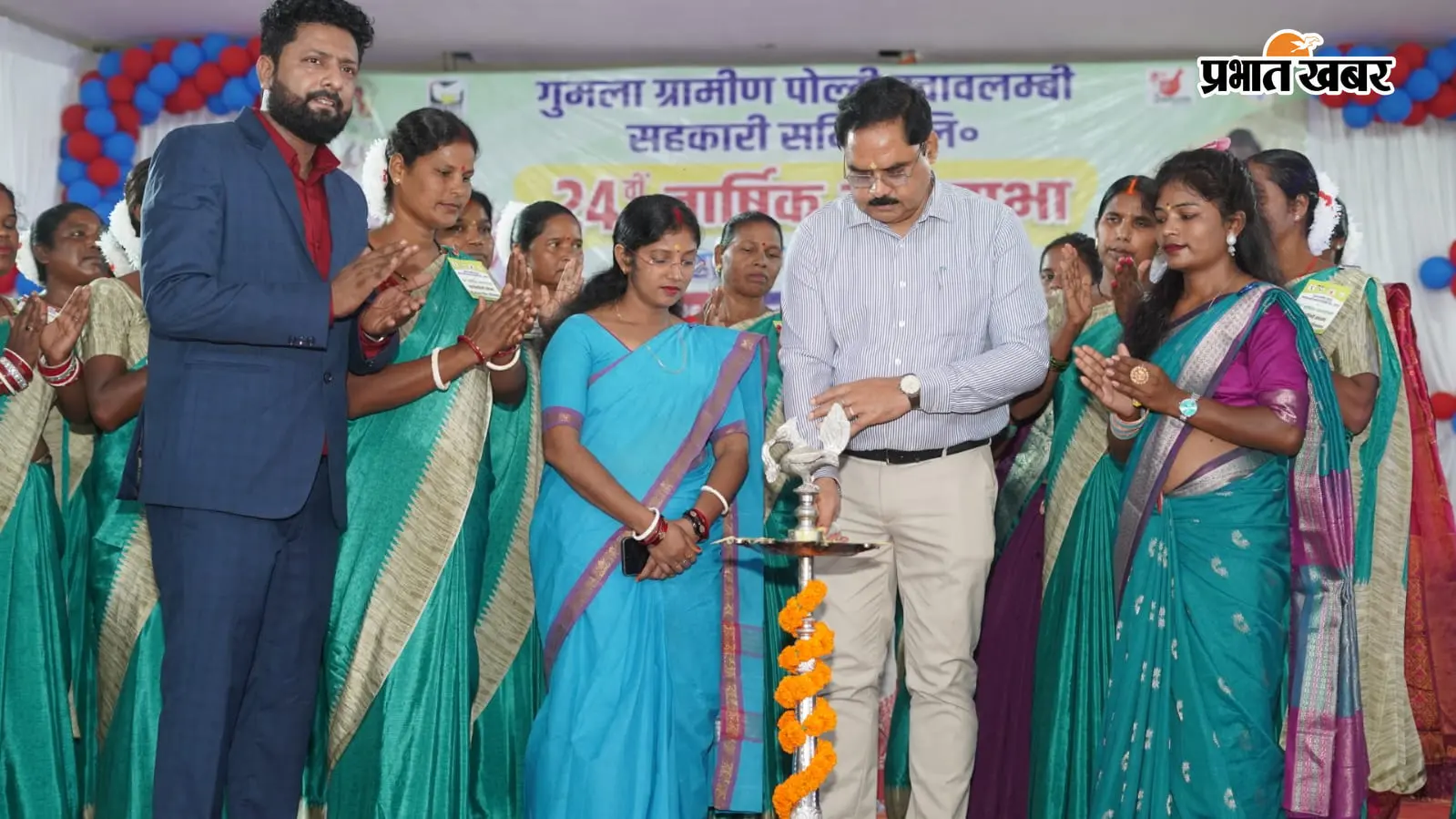 गुमला ग्रामीण पोल्ट्री समिति का टर्नओवर 35 करोड़ रुपये, 1154 दीदियों को 3.20 करोड़ का मुनाफा