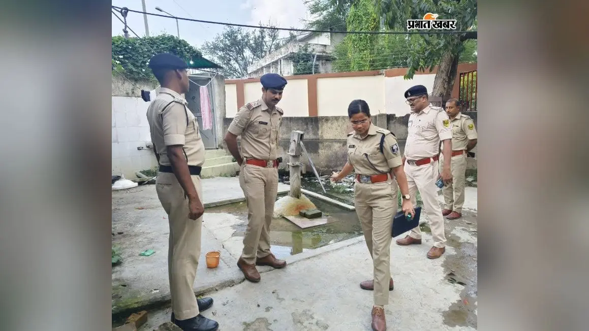 Darbhanga Police Action: थाने में पहुंचीं ग्रामीण SP साक्षी, लंबित कांडों पर सख्ती; वारंट-कुर्की के जरिए गिरफ्तारी का निर्देश