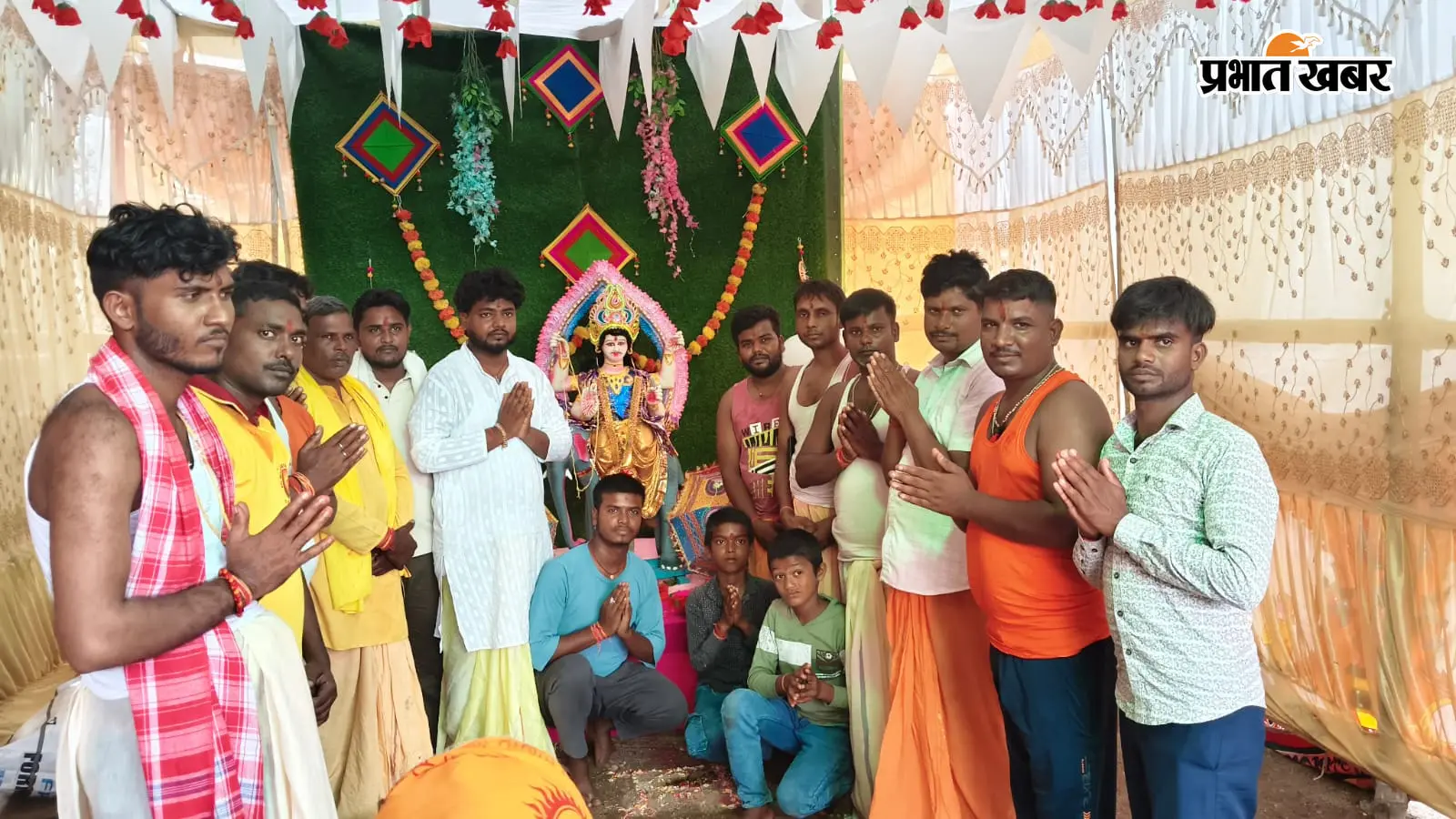 विश्वकर्मा पूजा में उमड़ा आस्था का सैलाब, महाभंडारे में सैकड़ों ने ग्रहण किया प्रसाद