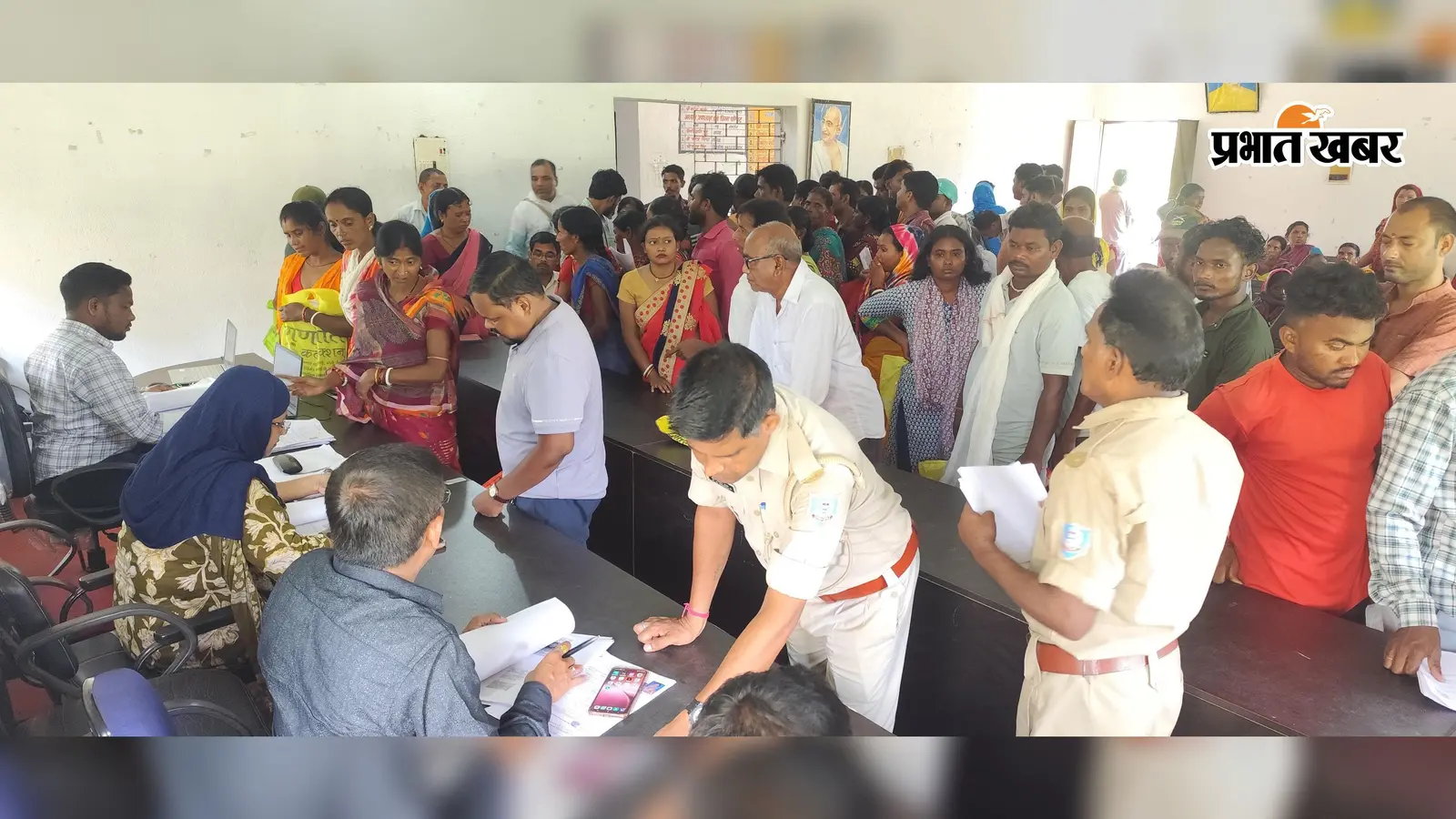मतदाता सूची की जांच में मिली 354 गड़बड़ियां, नाम-पता और उम्र मिलान के लिए उमड़ी भीड़