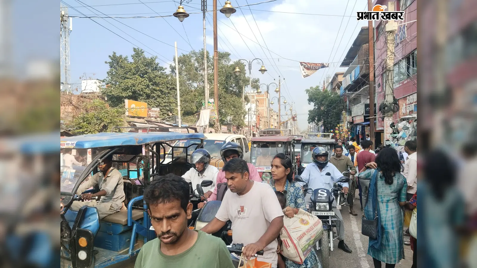 सीवान में जाम से लोग बेहाल, 30 मिनट तक फंस रहे वाहन; अतिक्रमण और स्कूल बसों ने बढ़ाई परेशानी