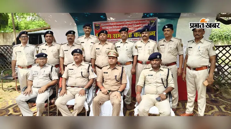 WATCH VIDEO : औरंगाबाद : दाउदनगर में 58 ASI को मिला SI का उच्चतर प्रभार, एसडीपीओ ने स्टार पहनाकर सौंपी नई जिम्मेदारी