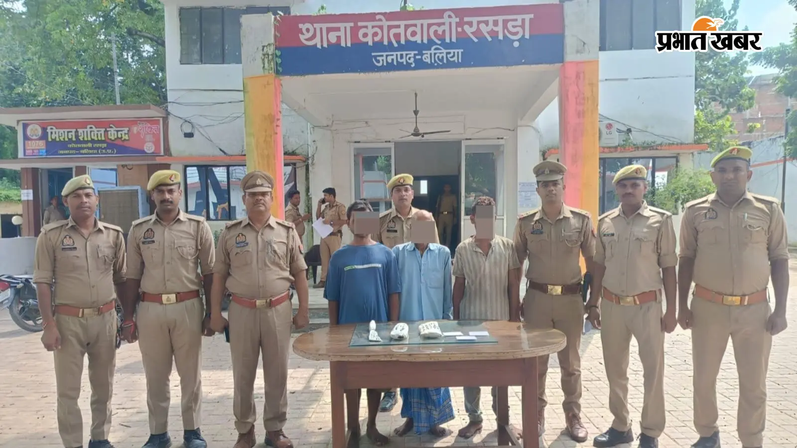 बलिया में 70 साल के पति की खौफनाक साजिश! पत्नी-बेटी की हत्या कर रची अजनबी हमलावरों की कहानी, दो साथी भी गिरफ्तार