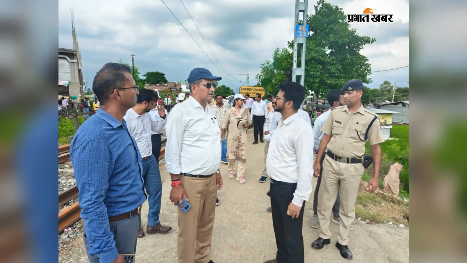 आरा: हसनबाजार स्टेशन हाल्ट का डीआरएम ने किया निरीक्षण, शौचालय और यात्री शेड समेत सुविधाएं बढ़ाने का निर्देश