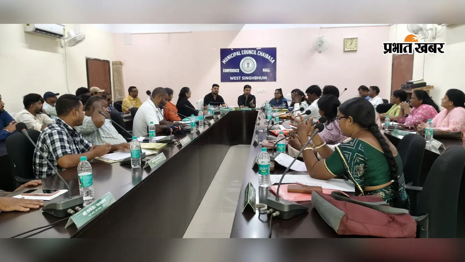 चाईबासा नगर परिषद की बैठक में बड़े फैसले, खुले नालों पर स्लैब से लेकर जुबली पार्क के कायाकल्प तक, दुकानों का किराया भी बढ़ा