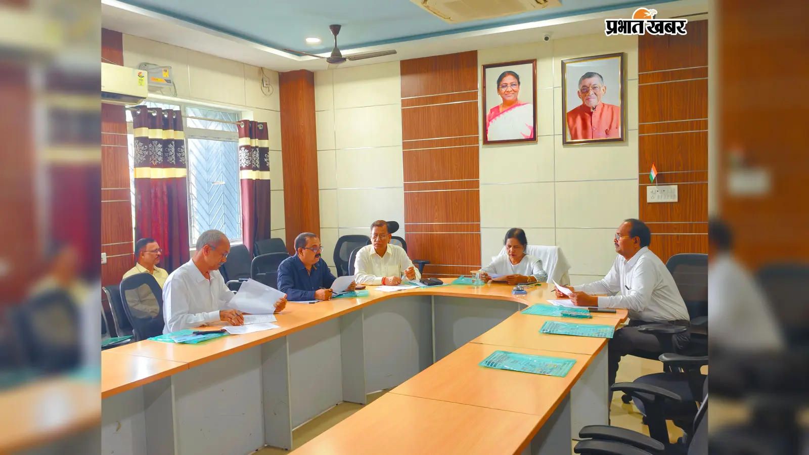 SKMU दुमका में बड़ी बैठक:आउटसोर्स कर्मचारियों के वेतन और फंड को मिली मंजूरी