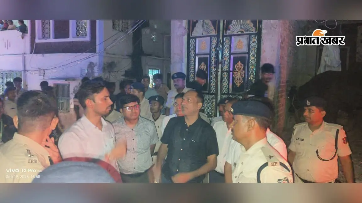 महावीरी जुलूस को लेकर बड़हरिया में डीएम-एसपी का फ्लैग मार्च, सुरक्षा के लिए CCTV-ड्रोन से निगरानी