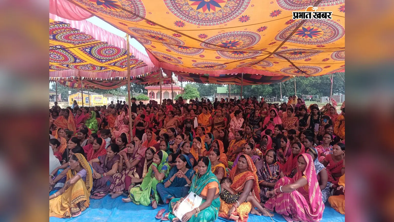 गिरिडीह की 700 महिलाओं ने बनाया आत्मनिर्भरता का नया मॉडल, जानें चतरो आमसभा में आजीविका को लेकर क्या हुआ फैसला