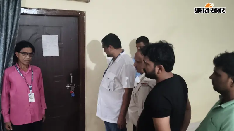 नरकटियागंज में गर्भवती की मौत के बाद शुक्ला हॉस्पिटल दोबारा सील, योग डॉक्टर पर सर्जरी का आरोप