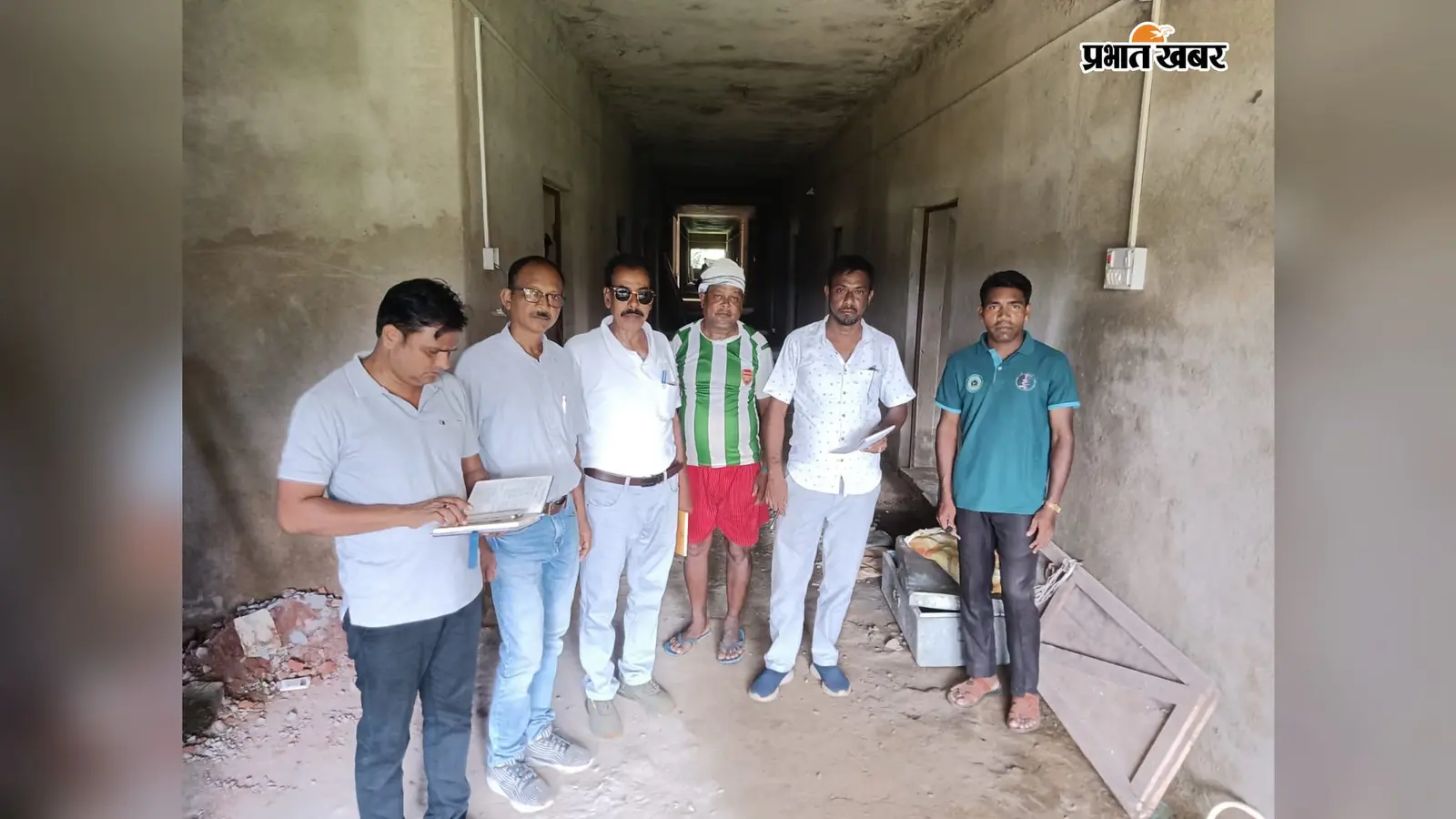 कांग्रेस ने पंचायतों का किया दौरा, ग्रामीणों ने सड़क, पुल और बिजली की समस्याएं गिनाई
