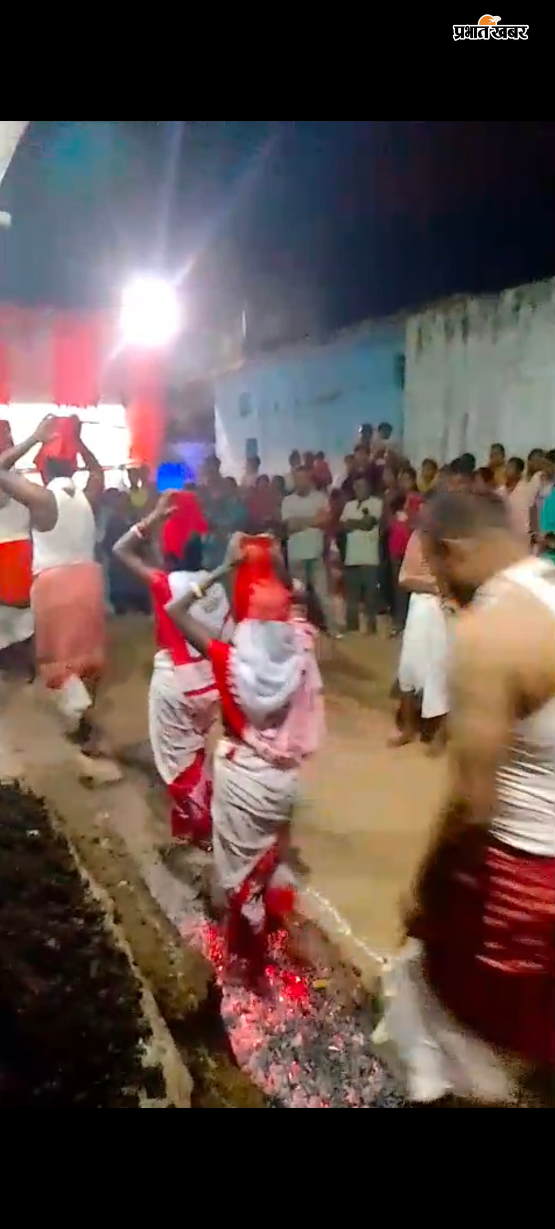 अंगारों पर आस्था की राह, मां मनसा के दरबार में उमड़ा जनसैलाब | Prabhat Khabar Network