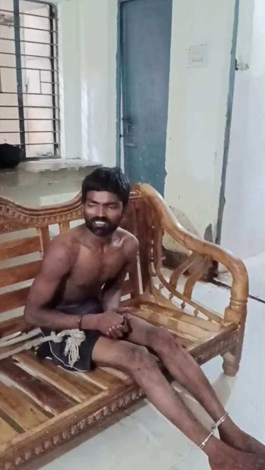 नशेड़ी युवक की तस्वीर