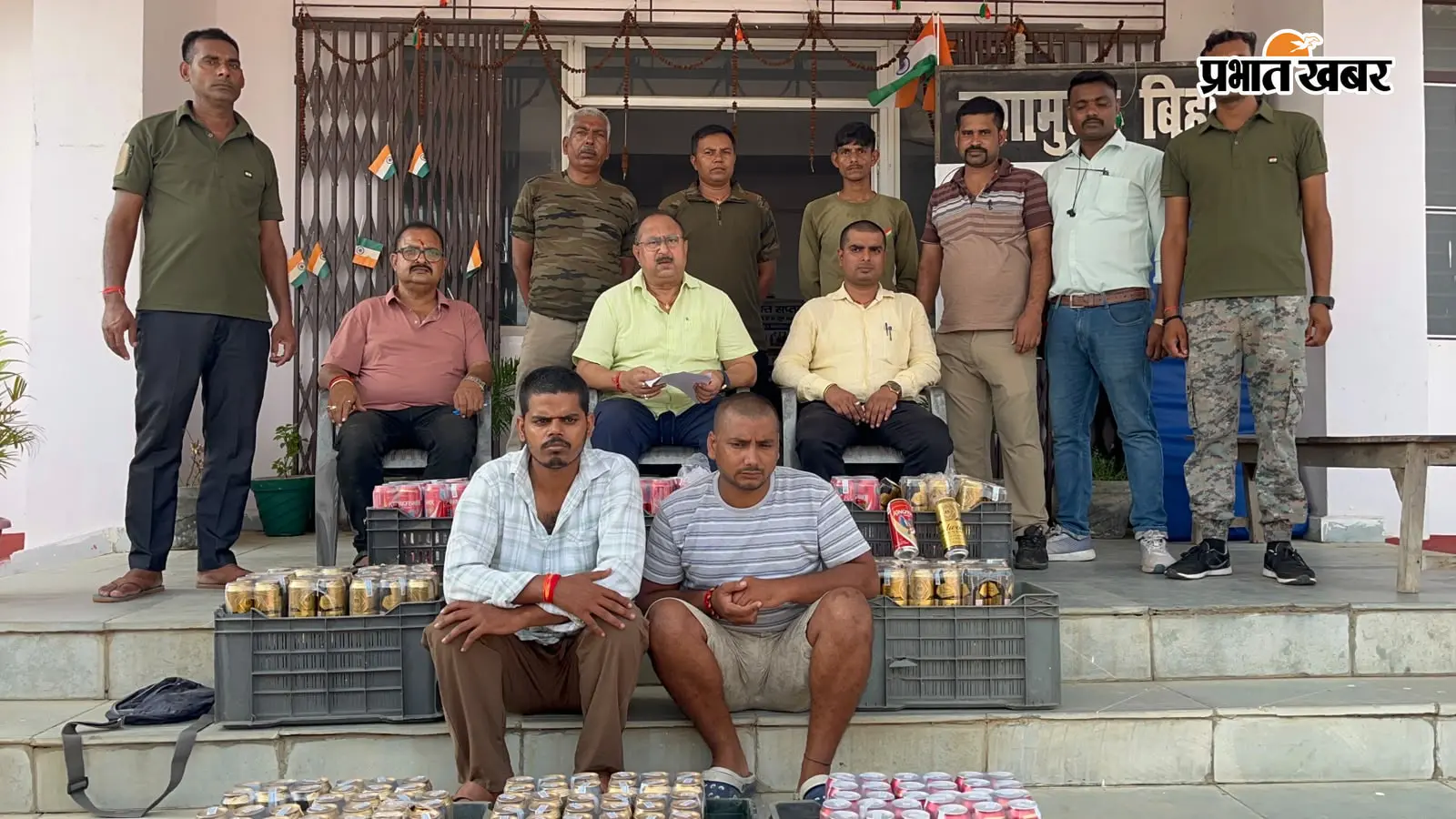 निजी एंबुलेंस में छिपाकर ले जाई जा रही थी केन बीयर, चालक-उपचालक गिरफ्तार