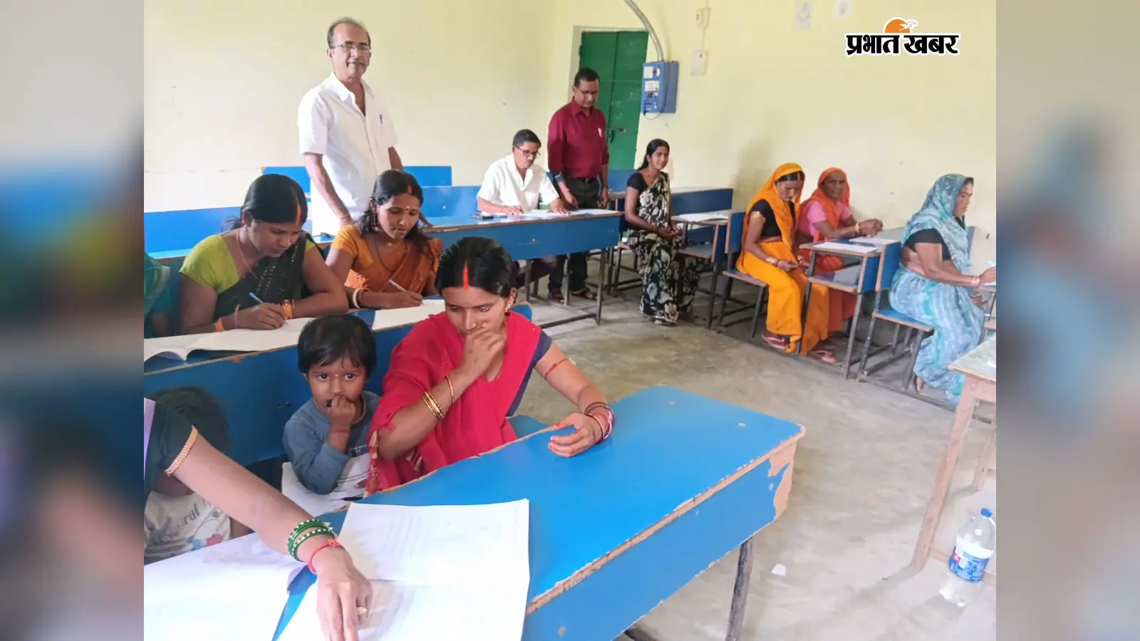 उल्लास पहल: कभी नहीं गए स्कूल, अब क्षेत्रीय भाषा में पर्चा लिखकर 965 शिक्षार्थियों ने रचा इतिहास