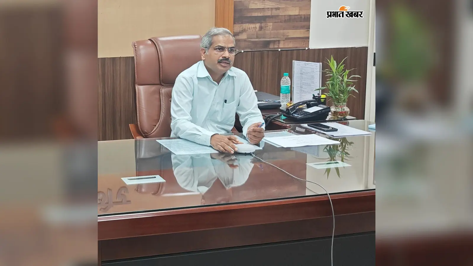100. वीडियो कॉन्फ्रेंसिंग के माध्यम से समीक्षा करते प्रमंडलीय आयुक्त | Prabhat Khabar Network