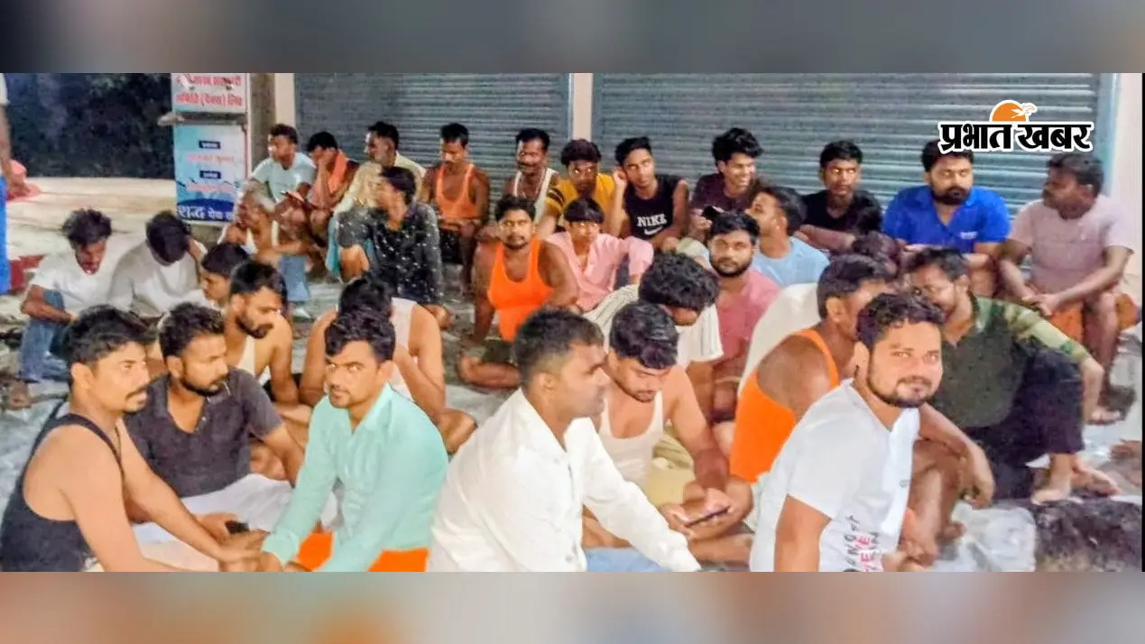 सीवान में महावीरी झंडा जुलूस में डीजे-आर्केस्ट्रा पर रोक, डागा और बैंड-बाजे के साथ निकलेगा अखाड़ा