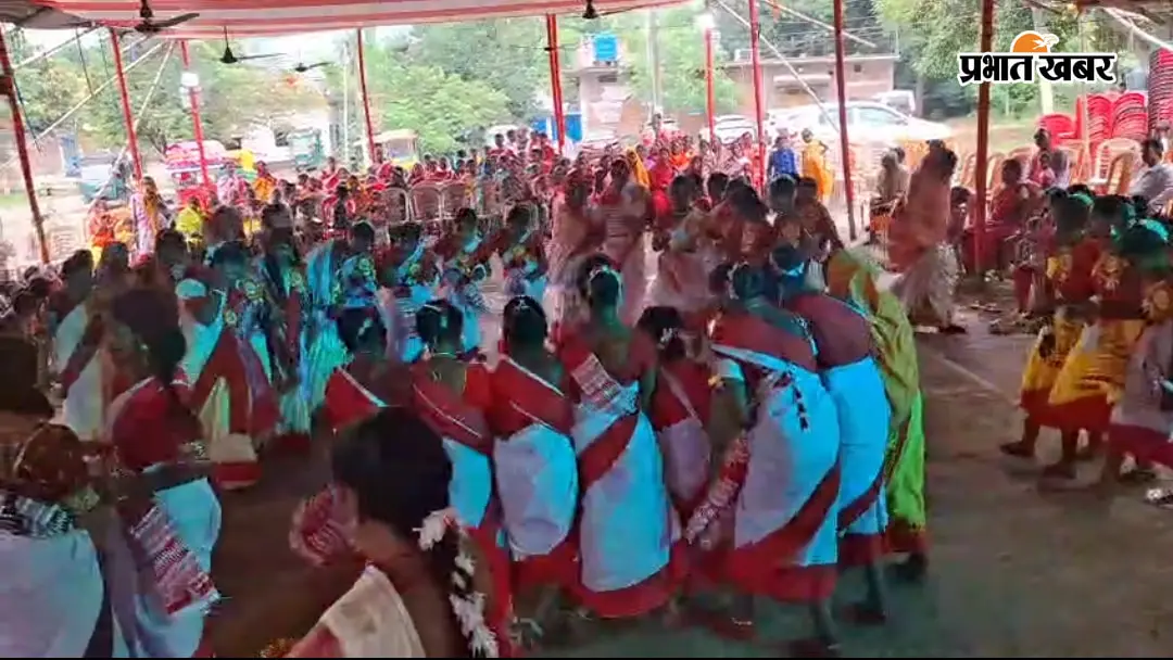 करम डाली, गीत और झूमर से गूंजा पाकुड़, बड़ी अलीगंज में धूमधाम से मना करमा पर्व