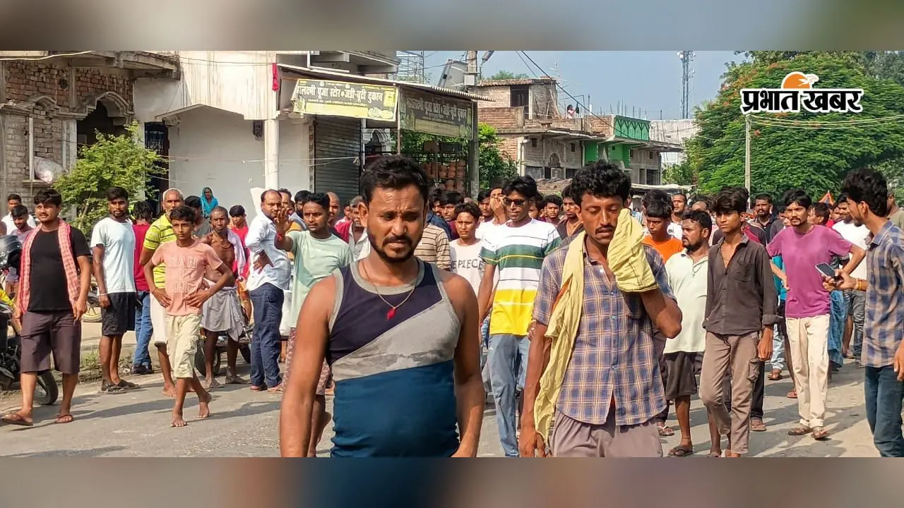 सड़क किनारे झाड़ी में गंभीर हालत में मिला युवक, अस्पताल ले जाते समय मौत