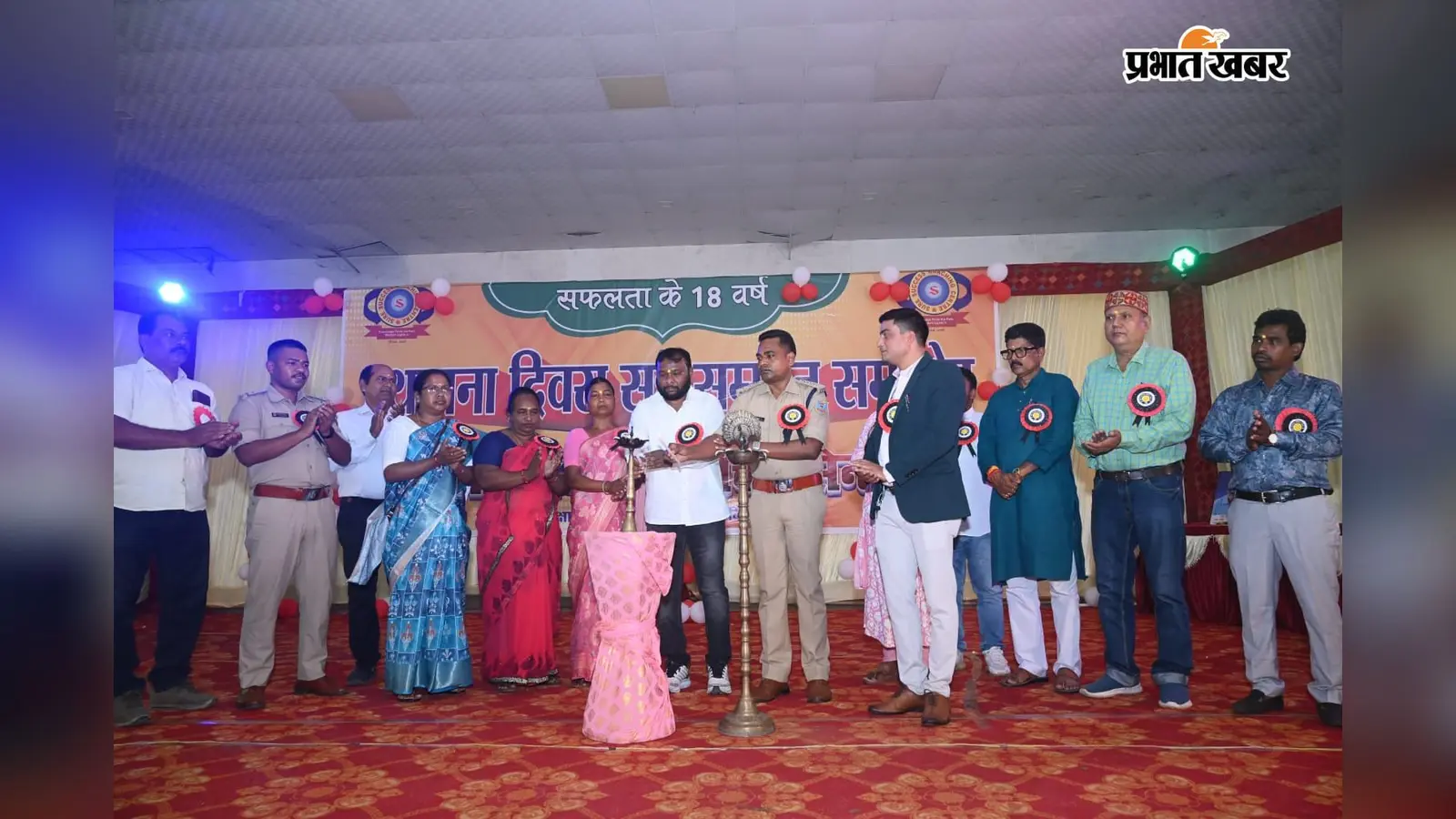 खूंटी में विद्यार्थियों का सम्मान, सुदीप गुड़िया बोले- मुश्किल हालात में भी नहीं छोड़ें मेहनत का रास्ता