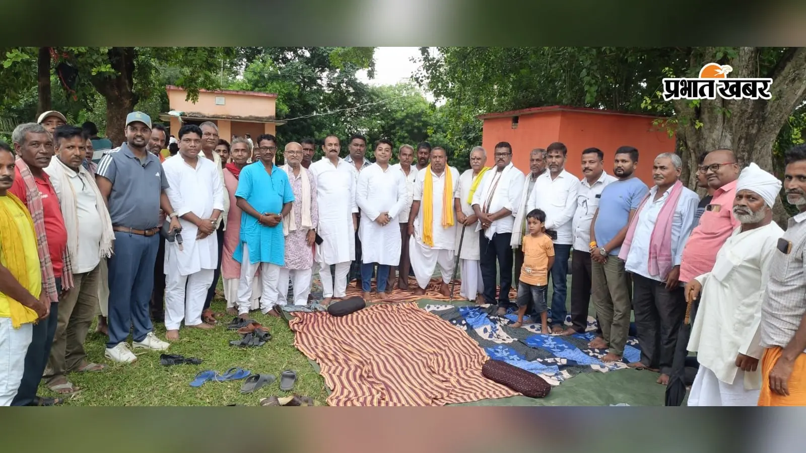 मेदनीचक में जुटे समाजसेवी व भाजपा कार्यकर्ता, एकजुटता और मानवता पर दिया जोर