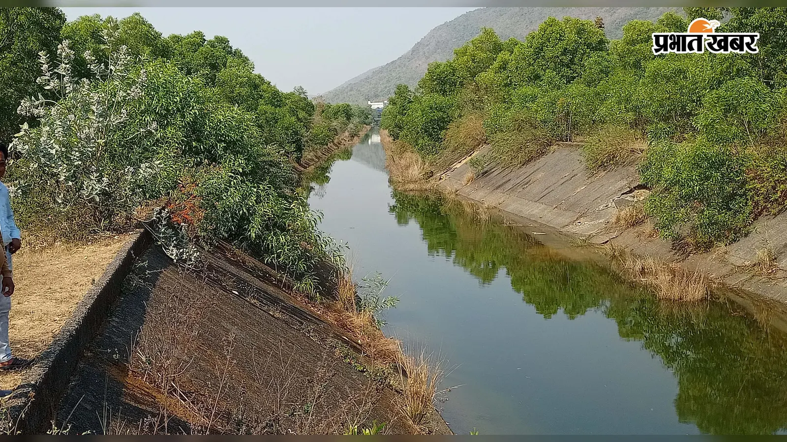 एक माह बाद मुख्य बायीं नहर में छोड़ा गया पानी, गेट बंद रहने से शाखा नहरें अब भी सूखीं