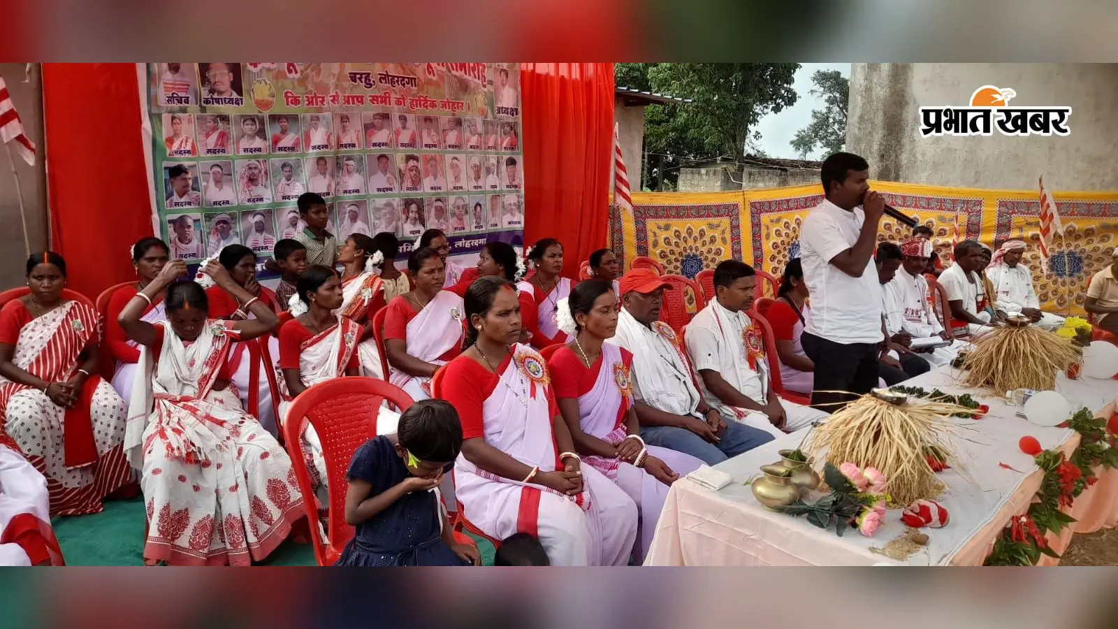 किस्को के चरहु में करमा पूर्व संध्या पर गूंजे मांदर, कई गांवों के खोड़हा दलों ने दी पारंपरिक प्रस्तुति