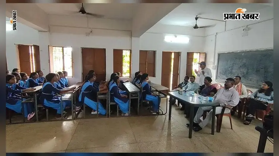 मैट्रिक की तैयारी से करियर की राह तक, काठीकुंड-गोपीकांदर में पहाड़िया समाज ने छात्रों को दिखाई दिशा