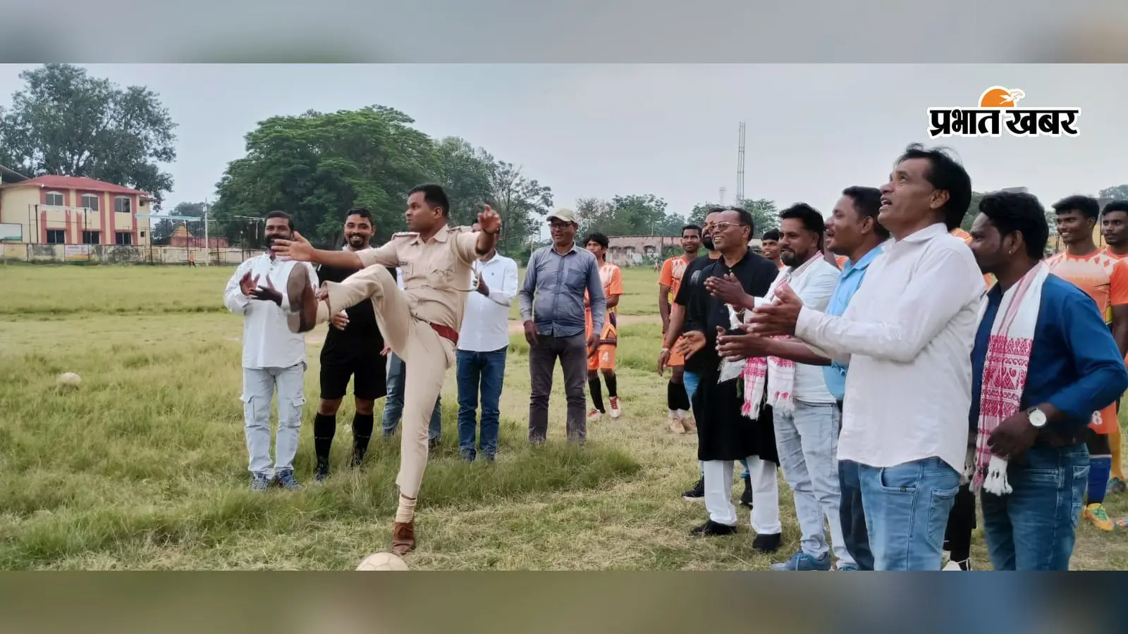 अनगड़ा में पारसनाथ मुंडा स्मृति फुटबॉल टूर्नामेंट शुरू, ब्लू स्टार क्लब ने उद्घाटन मैच 1-0 से जीता