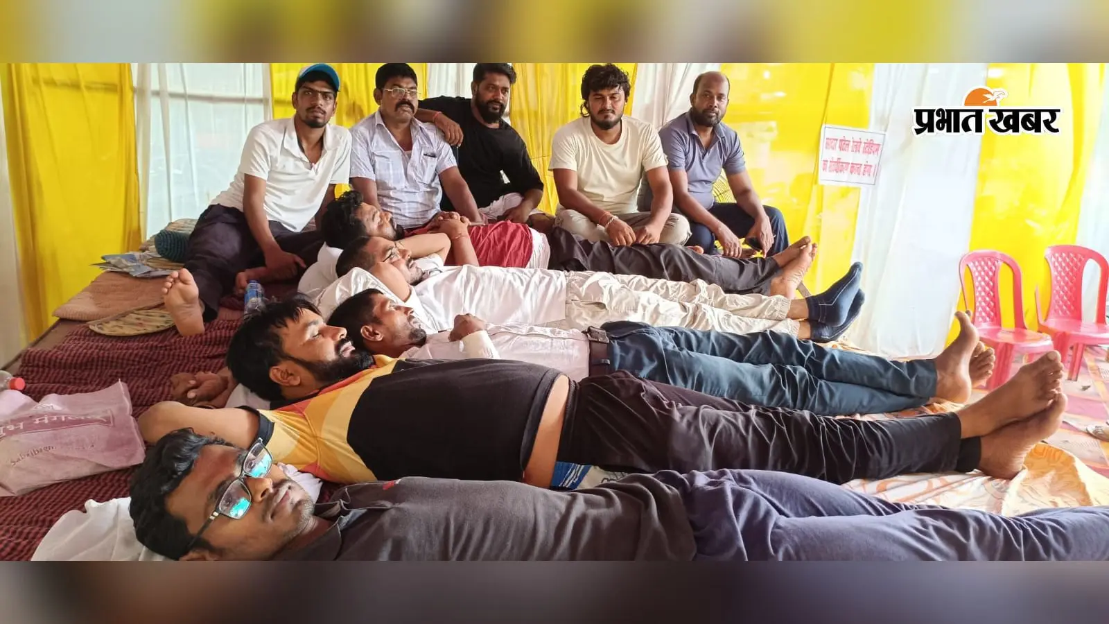 देसरी में भूख हड़ताल चौथे दिन भी जारी, रेलवे फ्लाईओवर समेत मांगों पर प्रशासन ने दिया लिखित आश्वासन का भरोसा