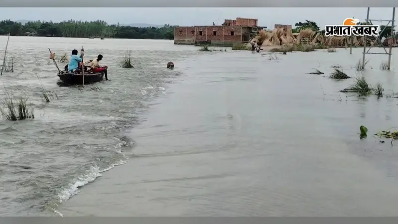 अमदाबाद में गंगा का जलस्तर घटने के बाद भी थमी नहीं आफत: सड़कों पर 4 फीट तक तेज बहाव