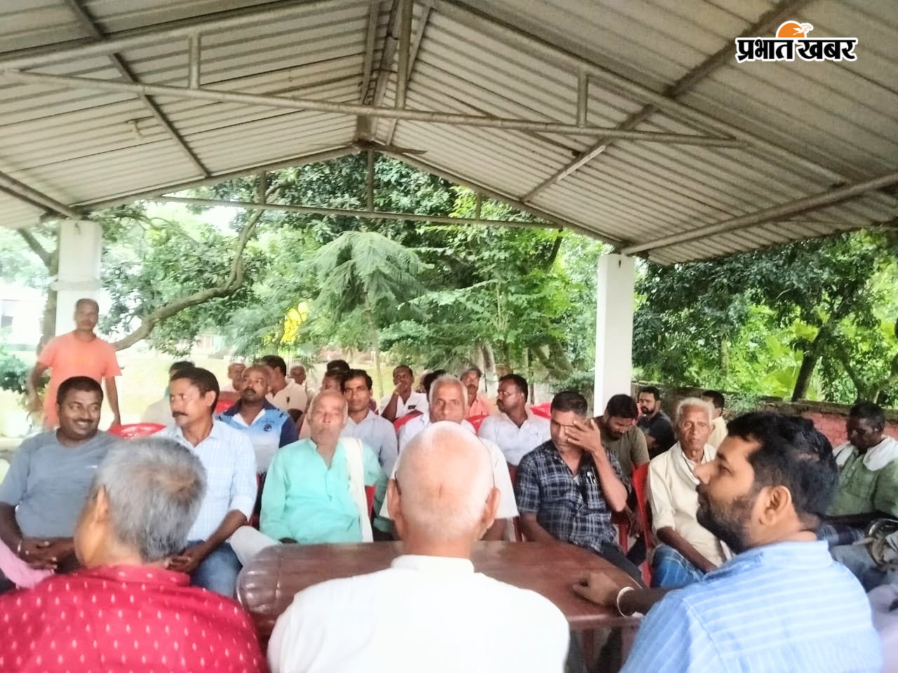 बैठक करते मेला कमिटी | Prabhat Khabar Network
