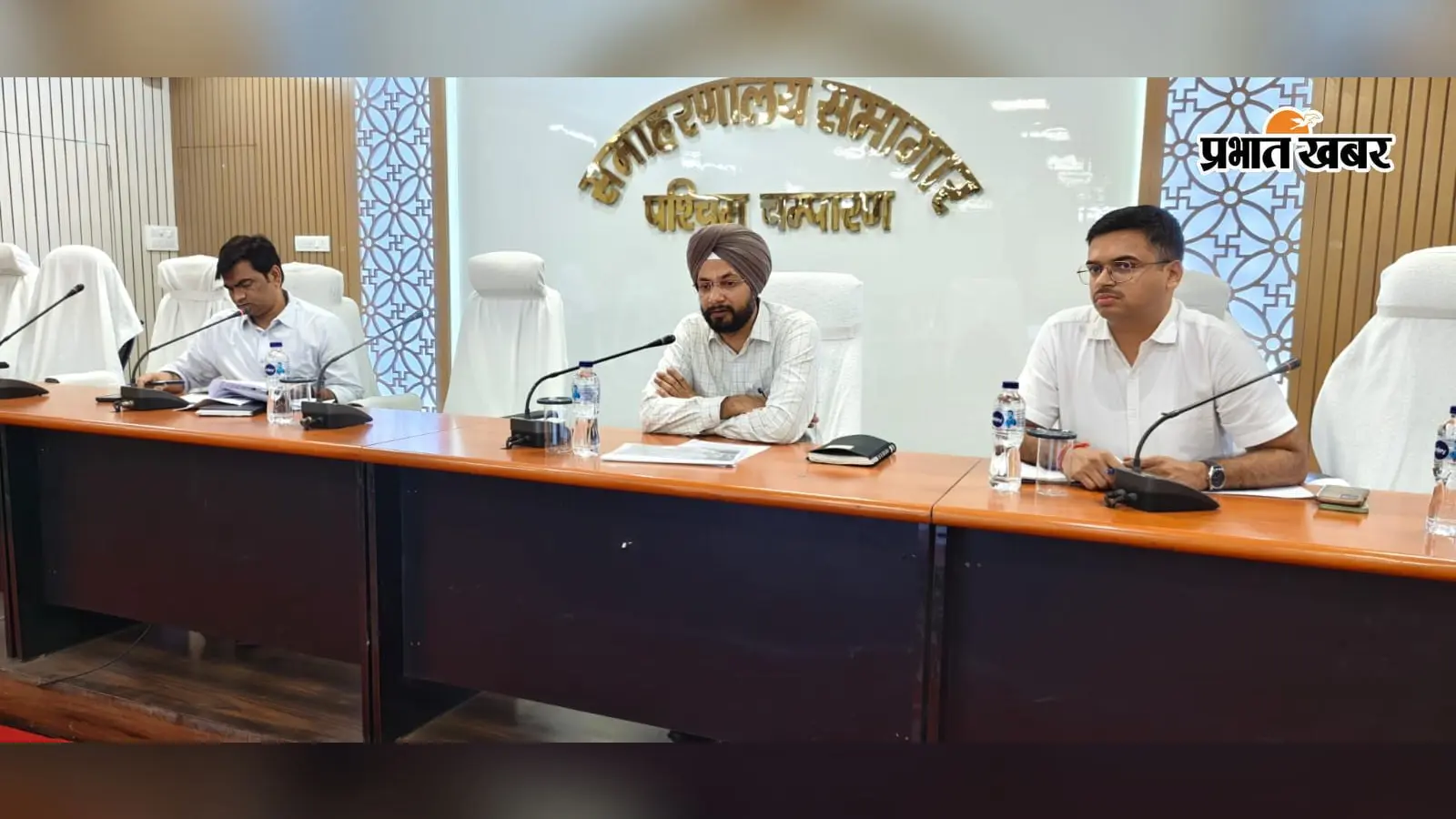 नरकटियागंज में लंबित टेंडर प्रक्रिया शीघ्र पूरी करें, थरूहट विकास अभिकरण की बैठक में डीएम सख्त