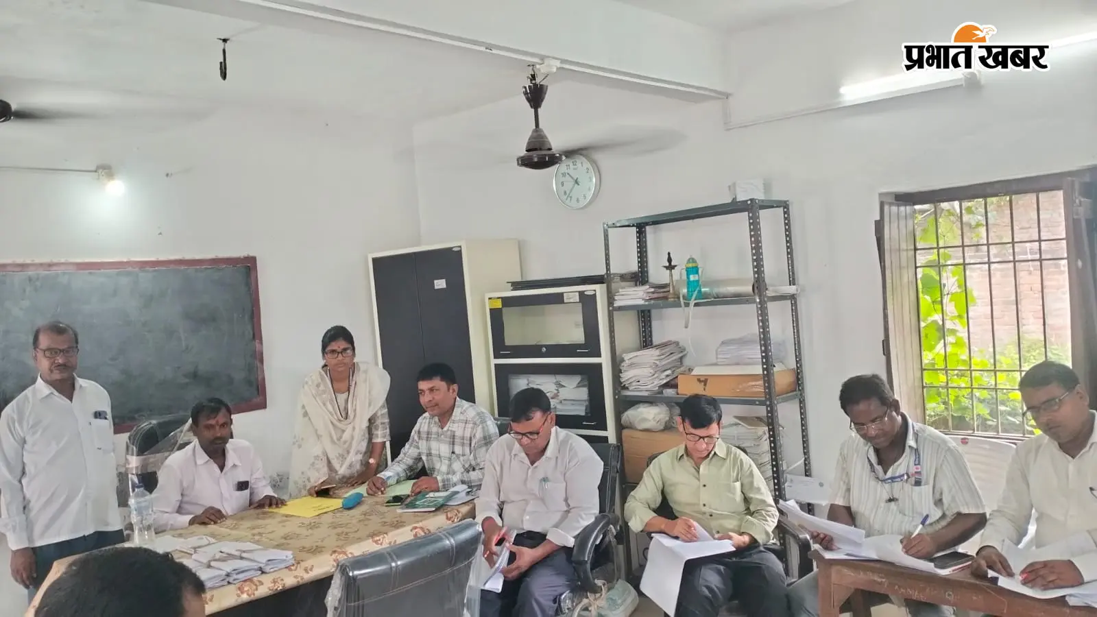सीवान में 28 लाख कॉपियों की जांच शुरू, कमजोर बच्चों के लिए बनेगी विशेष रणनीति