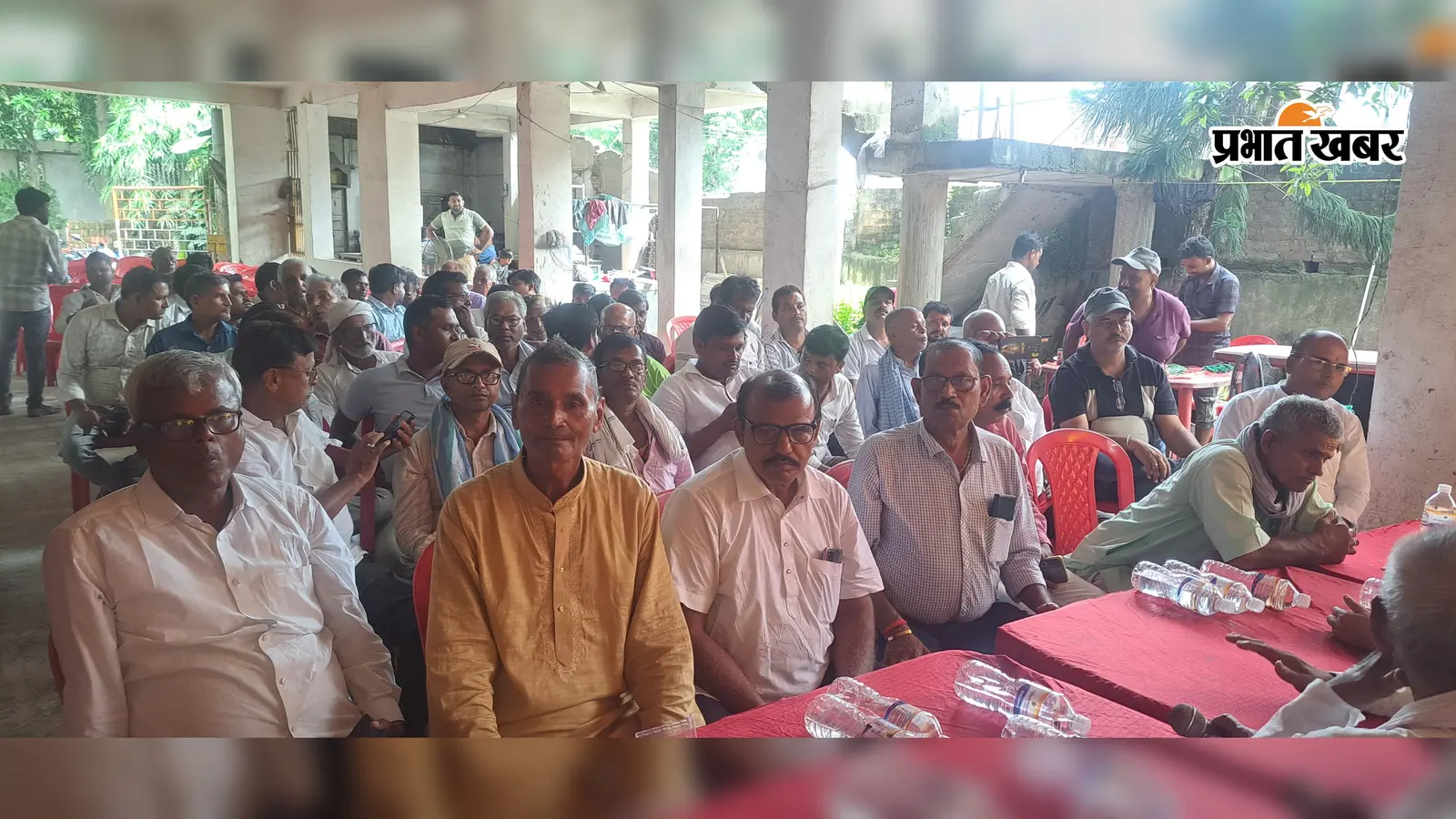 छातापुर में राशन डीलरों की बैठक, पॉश मशीन और खाद्यान्न की गुणवत्ता पर उठी आवाज
