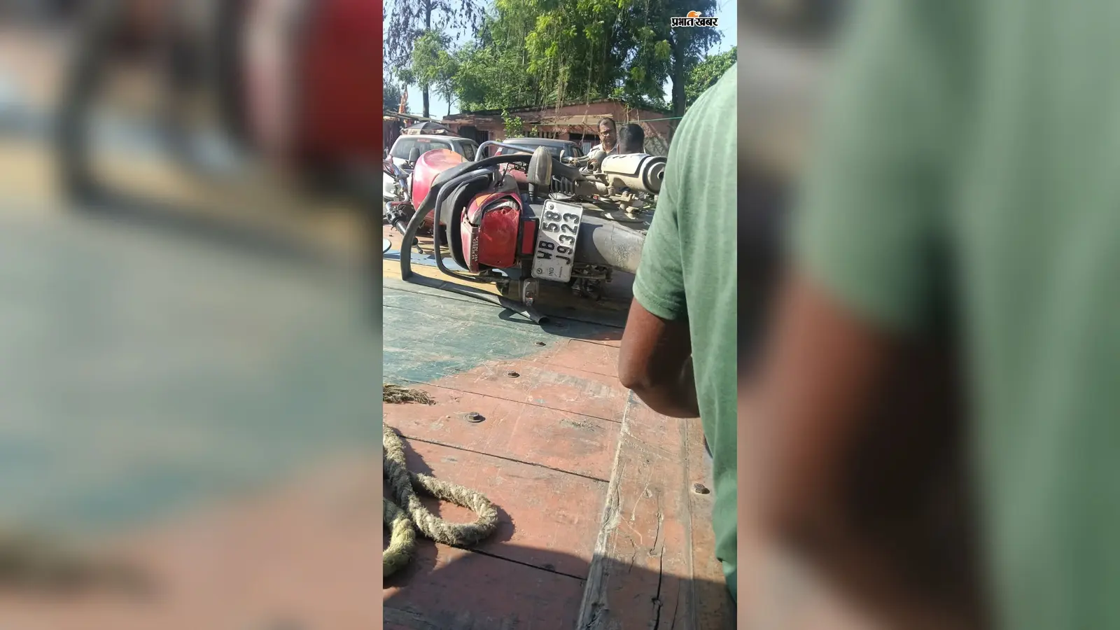 फरक्का में NH-12 पर दर्दनाक हादसा, अज्ञात वाहन की टक्कर से बाइक सवार युवक की मौत