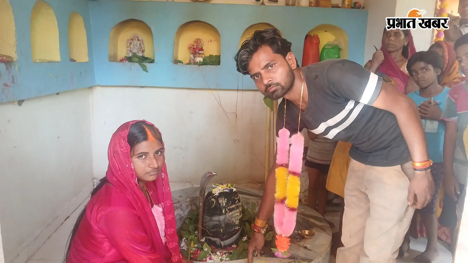 बेगूसराय : कोर्ट मैरिज के लिए घर से निकले थे प्रेमी-प्रेमिका, रास्ते में लोगों ने पकड़ा और मंदिर में करा दी शादी