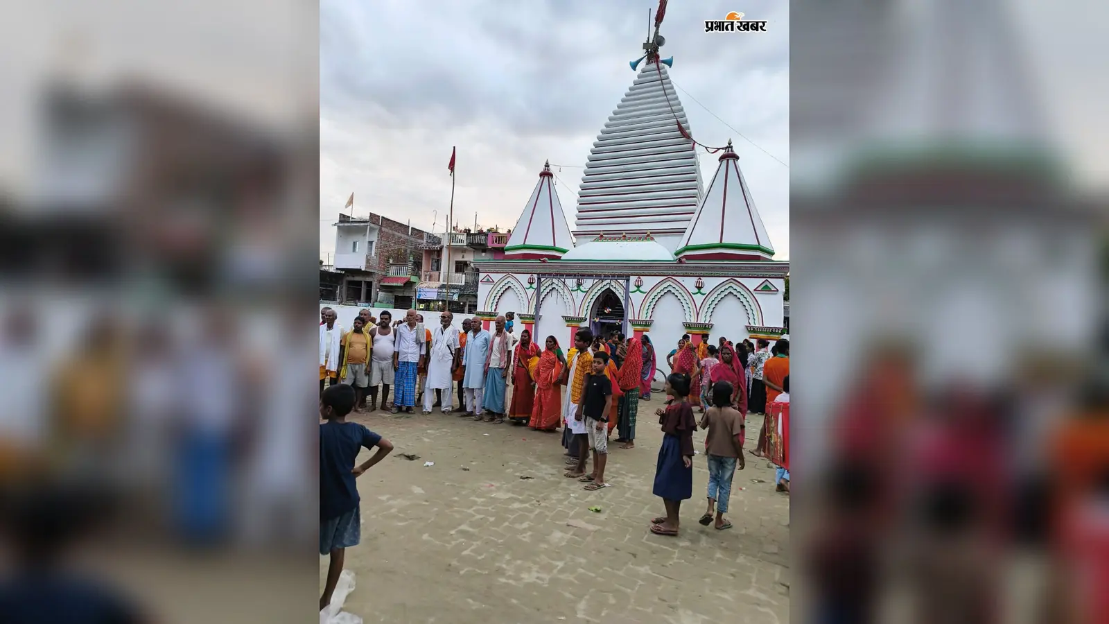 100 किलोमीटर की पैदल यात्रा और कंधे पर 108 फीट लंबा कांवर: बिहार के इस शिव मंदिर में जलाभिषेक की अद्भुत कहानी