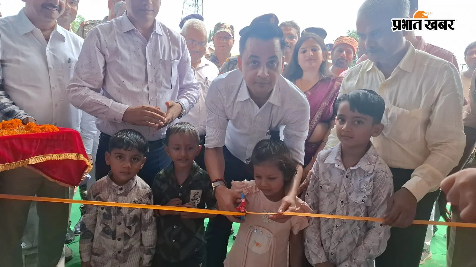 झंझारपुर में केंद्रीय विद्यालय शुरू, नन्हीं सान्वी ने काटा फीता, पहले सत्र में 320 बच्चों का हुआ नामांकन