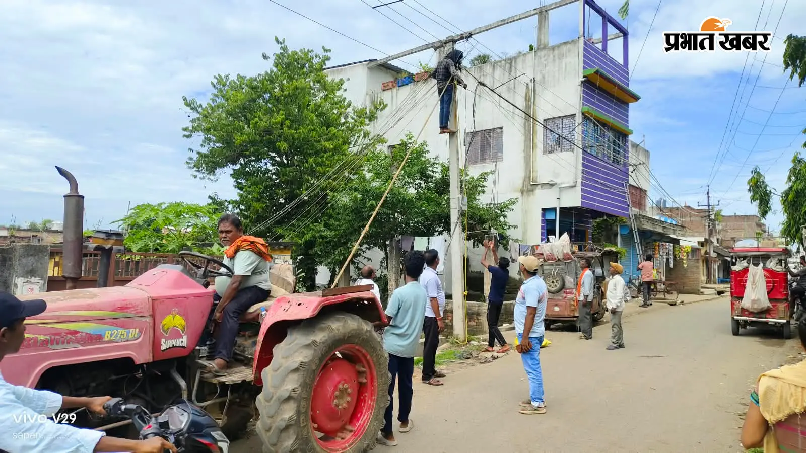 प्रभात खबर की खबर का असर : हाथीगढ़ में दौड़ी बिजली, 100 KVA ट्रांसफार्मर से जुड़ा कनेक्शन