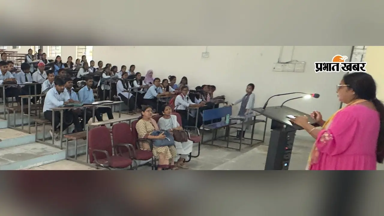 हिंदी पखवाड़े में प्रश्नोत्तरी प्रतियोगिता, संदीप कुमार रहे प्रथम